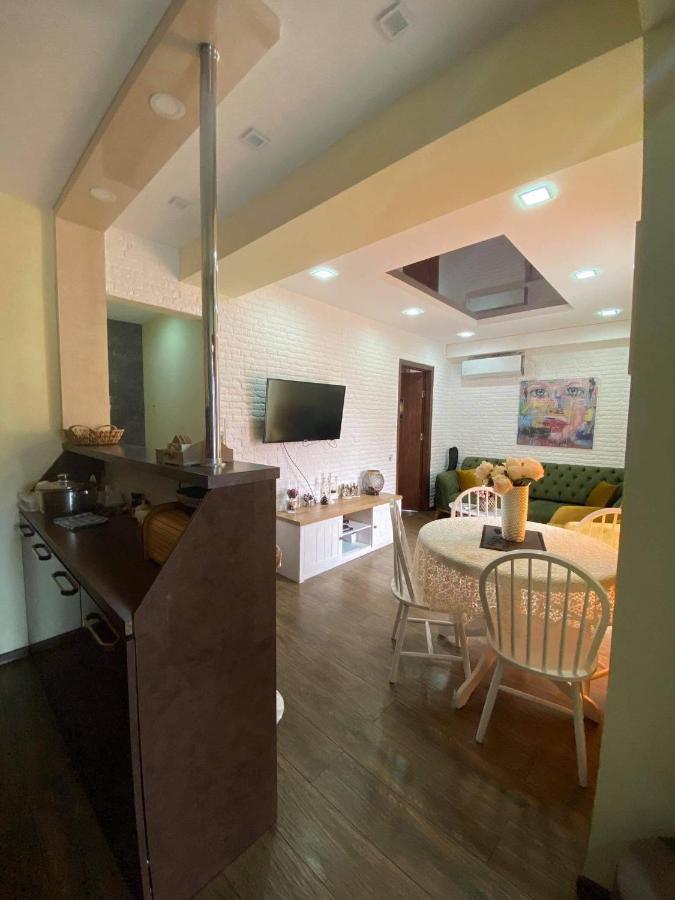 Apartament Victoria Apartment Tbilisi Exterior photo